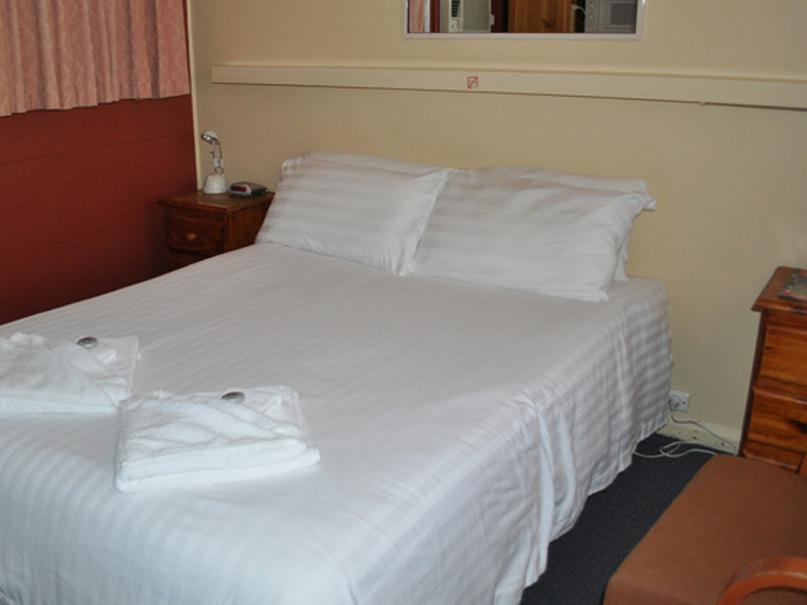 Red Cedar Motel Масуэллбрук Экстерьер фото