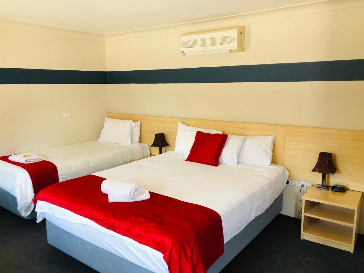 Red Cedar Motel Масуэллбрук Экстерьер фото