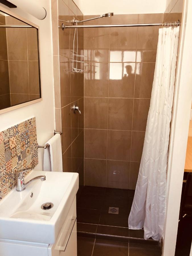 Red Cedar Motel Масуэллбрук Экстерьер фото
