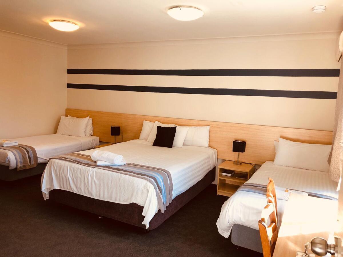 Red Cedar Motel Масуэллбрук Экстерьер фото